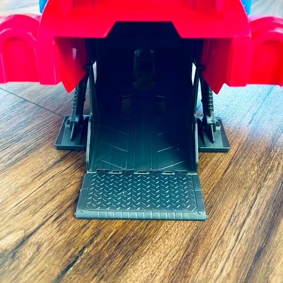 Playskool Heroes Marvel Super Hero Adventures Spider-Man Jetquarters - Picture 6 of 12